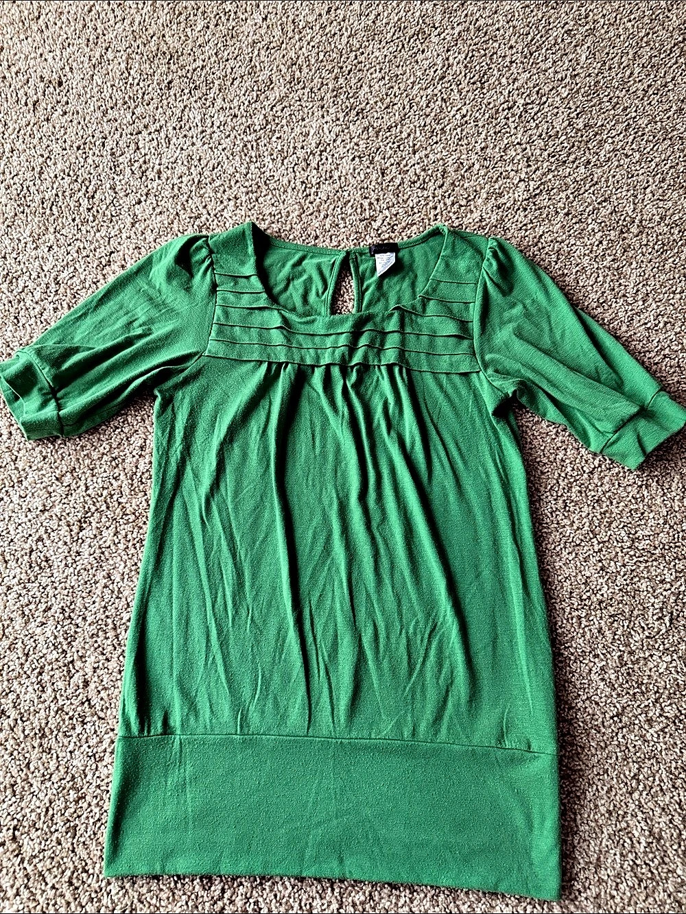 Maurices Pleated Short Sleeve Blouse in Green Size Medium